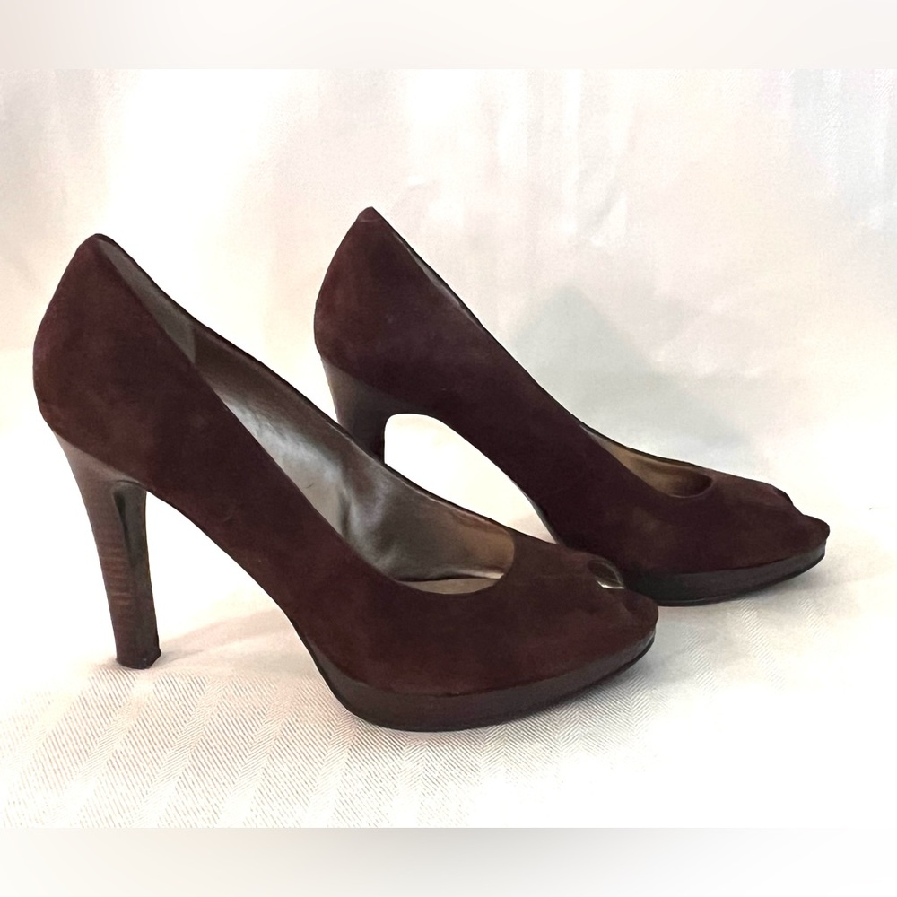 Nine West Brown
Pumps - Size 7.5 with 4 “ heel